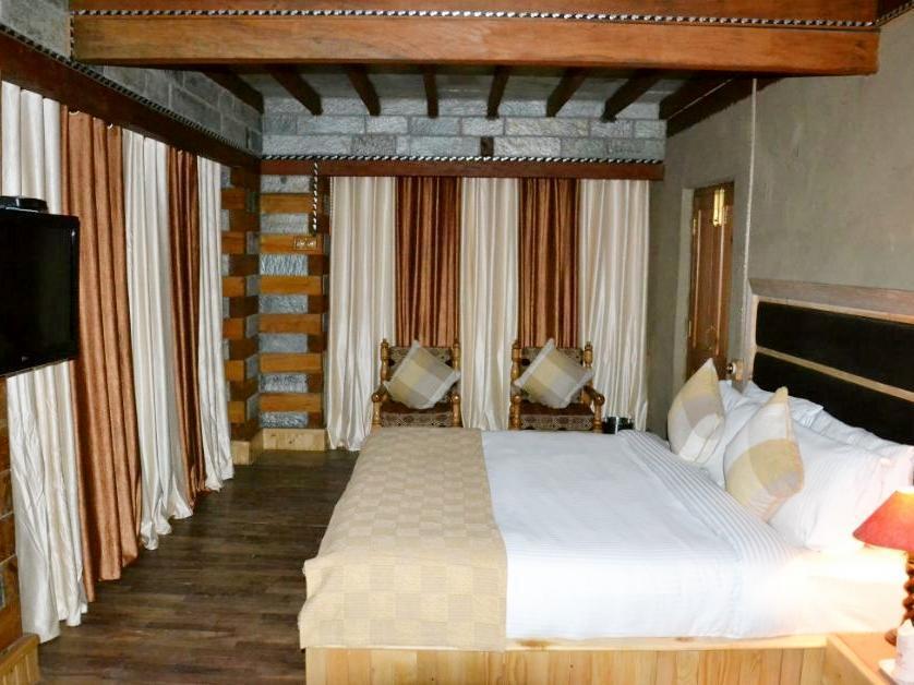 Shobla Kaathkuni Royale Hotel Kullu Ngoại thất bức ảnh