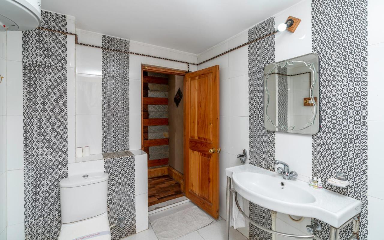Shobla Kaathkuni Royale Hotel Kullu Ngoại thất bức ảnh